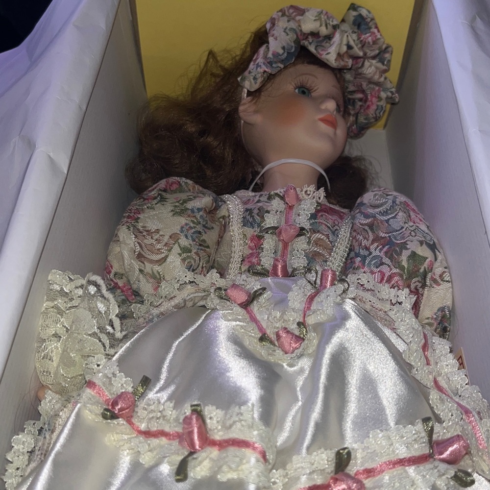 Samantha Collection Porcelain Doll a Beautiful doll - Picture 6 of 11